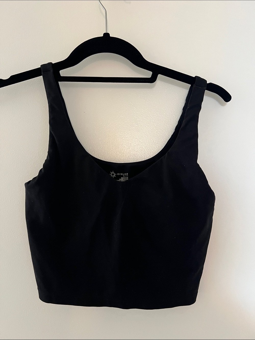 Offline by AERIE Black Cropped Real Me / workout/lounge Top